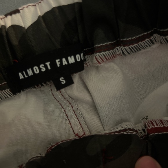 Red camo pants/joggers - Picture 5 of 5